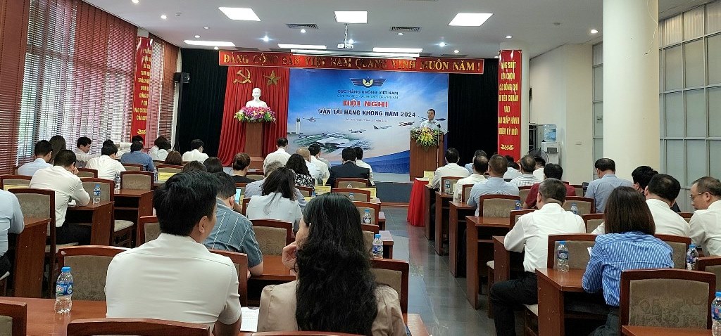 Hội  nghị  sơ  kết  công  tác  vận  tải  hàng không  6 tháng đầu năm và định hướng, dự báo hoạt động năm 2024